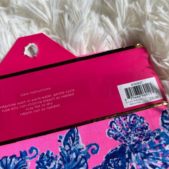 Lilly Pulitzer set of two dinner napkins featured in ginger‎ jar pink blue - Picture 4 of 4